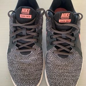 Nike women’s shoes size 6.5